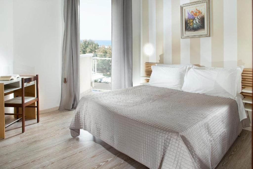 SoleMare Hotel e Residence Misano Adriatico Esterno foto