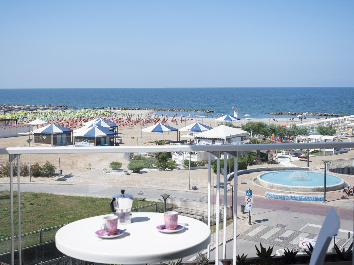 SoleMare Hotel e Residence Misano Adriatico Esterno foto