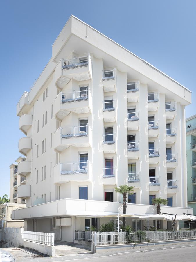 SoleMare Hotel e Residence Misano Adriatico Esterno foto